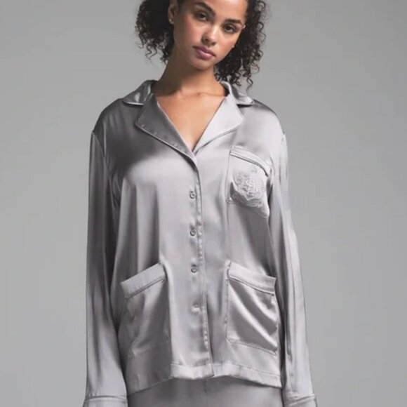 NWOT SKIMS HOTEL SKIMS SHINE LONG SLEEVE BUTTON UP/Bottoms Size L - Picture 3 of 5